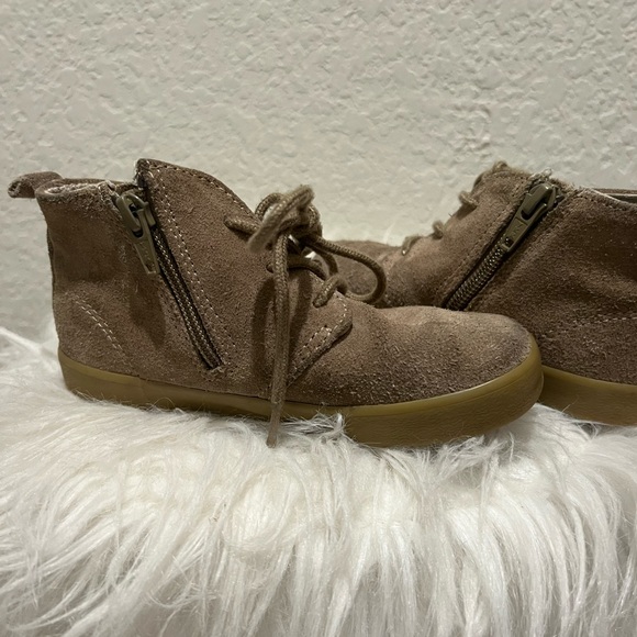 GAP Chukka Suede Shoes - Picture 6 of 8